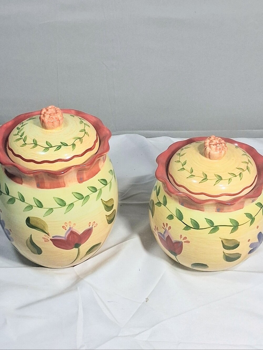 Pfaltzgraff Set Of 2 Floral and Yellow Matching Canisters w/ lids 9" + 7" Bowls